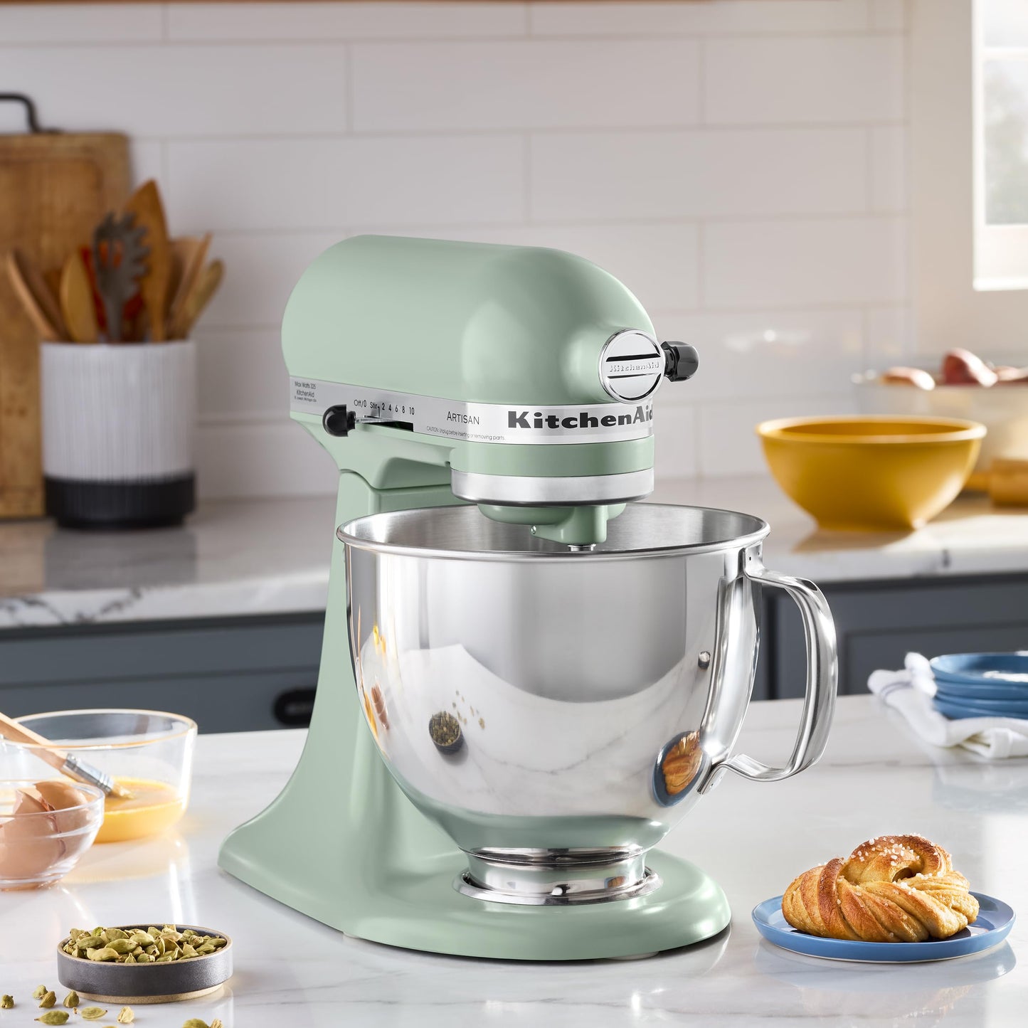 KitchenAid Artisan Series 5 Quart Tilt Head Stand Mixer with Pouring Shield KSM150PS, Removable bowl, Aqua Sky