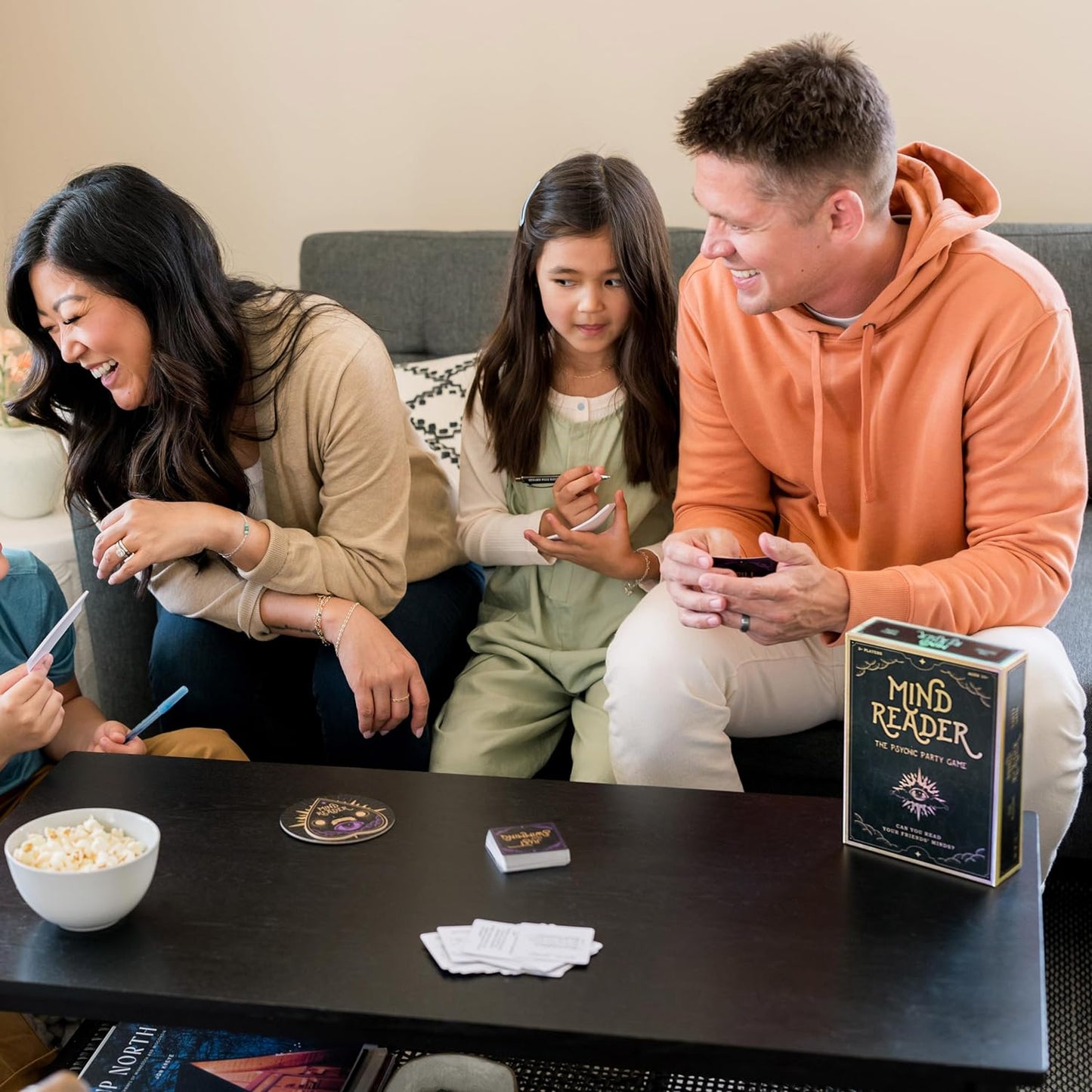 MIND READER – Can You Read Your Friends' Minds? The Fun Mind Reading Psychic Mind Meld Medium Family Party Game for Kids, Teens, Adults, Friends & Families - Perfect for Halloween or Board Games Night