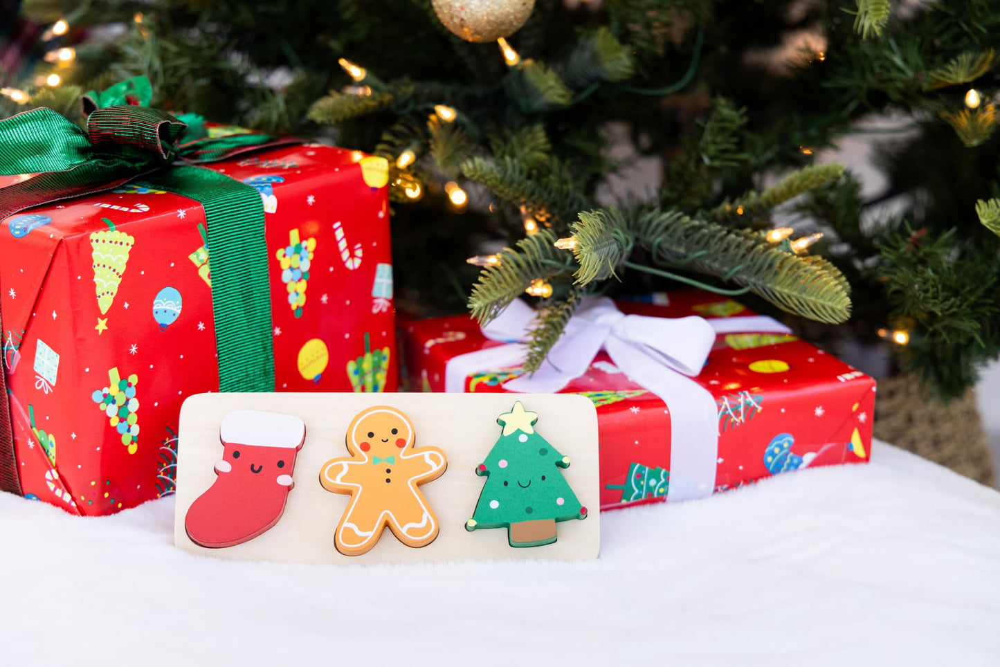 Pearhead 3 Piece Wooden Holiday Puzzle, Kids Christmas Puzzle, Holiday Puzzle Stocking Stuffer, Christmas Toys for Children, Holiday Toy Ideas, 3 Piece Set